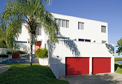 white-house-red-doors-right